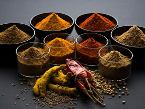 أشهر البهارات الهندية وفوائدها