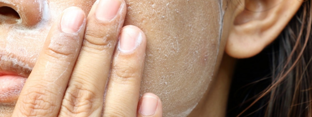 أهمية كريمات ومقشرات البشرة الطبيعية أهمية كريمات ومقشرات البشرة الطبيعية