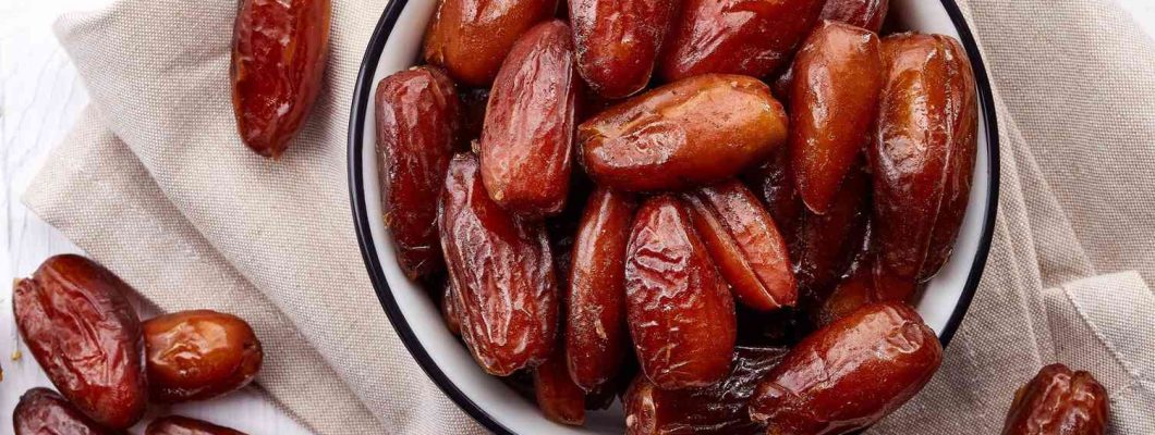 الفوائد الغذائية لتمر الخلاص: معزز للطاقة الطبيعية ومحسن للصحة الفوائد الغذائية لتمر الخلاص: معزز للطاقة الطبيعية ومحسن للصحة