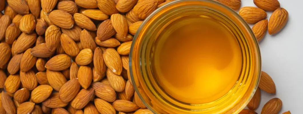 الفرق بين زيت اللوز المر وزيت اللوز الحلو: أيهما تختار؟