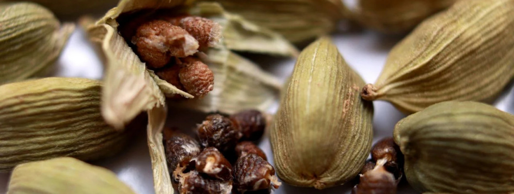 لنكهة فاخرة وفوائد متعددة: إليك طرق اختيار اجود انواع الهيل لنكهة فاخرة وفوائد متعددة: إليك طرق اختيار اجود انواع الهيل