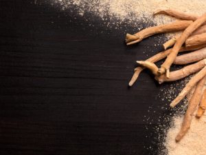 كيف تساعد عشبة اشواغاندا الجسم على التكيف مع الضغوط اليومية