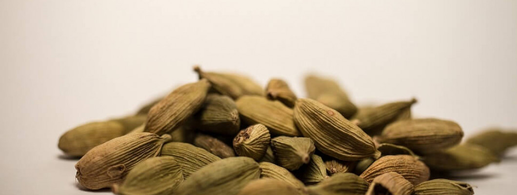 دليلك لمعرفة الهيل الممتاز من الهيل السيء