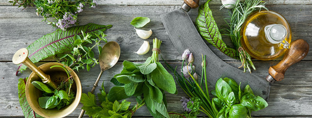 فوائد الأعشاب الطبيعية المتعددة