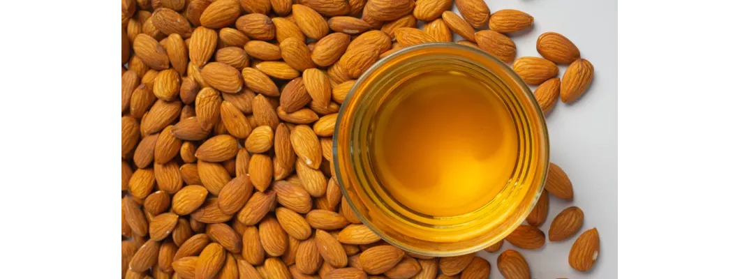 الفرق بين زيت اللوز المر وزيت اللوز الحلو: أيهما تختار؟ الفرق بين زيت اللوز المر وزيت اللوز الحلو: أيهما تختار؟