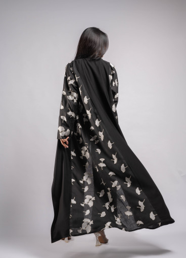 عباية كريب أسود مشجر