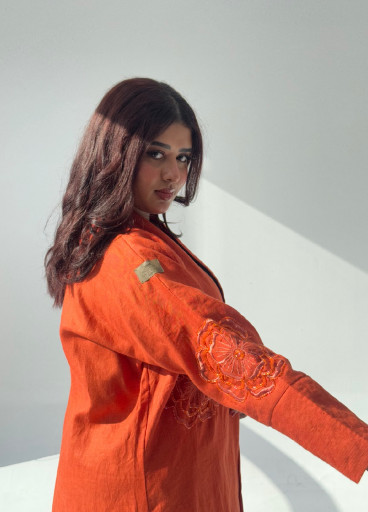 عباية لينين مطرزة