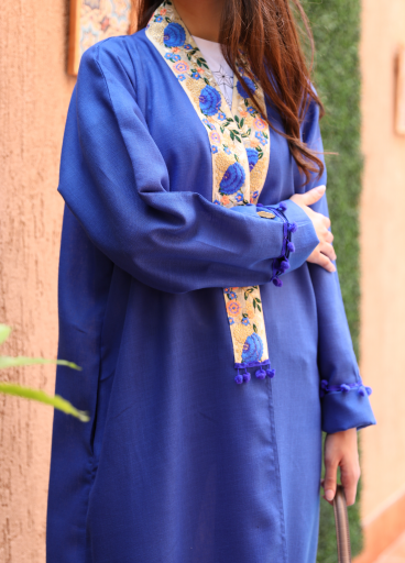 عباية لينين مع كلفة مطرزة 