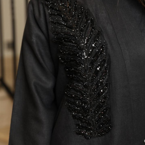 عباية لينين مطرزة