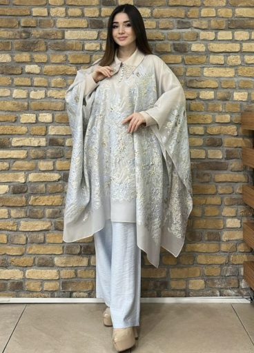 Elegant Two-Piece Set for Women in Soft Crepe and Organza