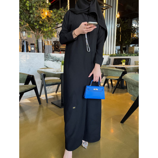 عباية 00411 يومية وعملية بخامة الكريب المقلم