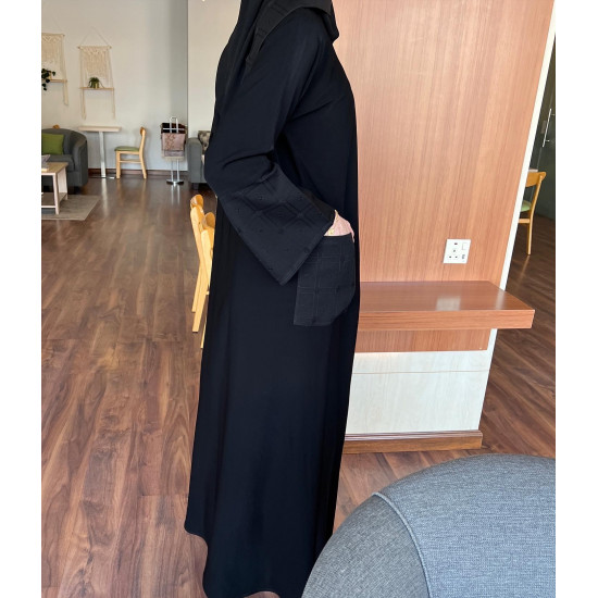 عباية 00462 عملية مع جيوب أمامية