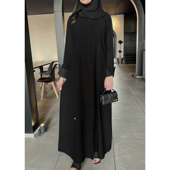 عباية  00488 كريب ملكي سواد فاحم بأكمام جوخ زيتي