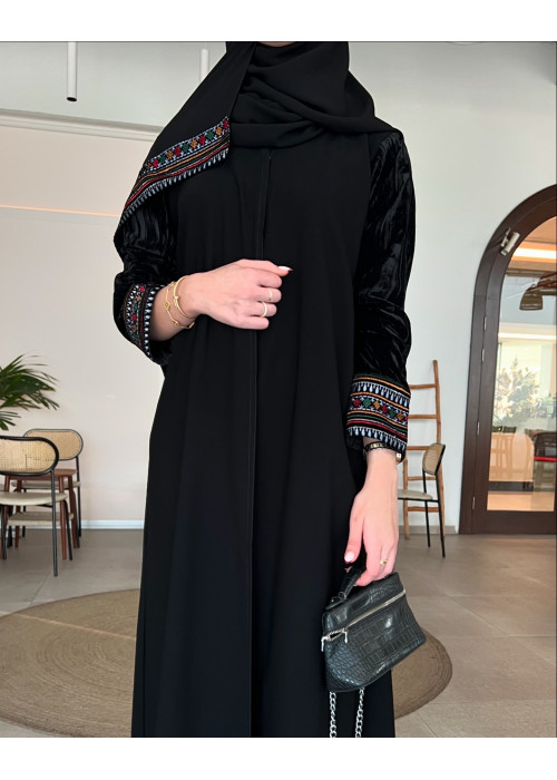 عباية  00608 مميزة بأكمام مخمل أسود مع تطريز السدو 
