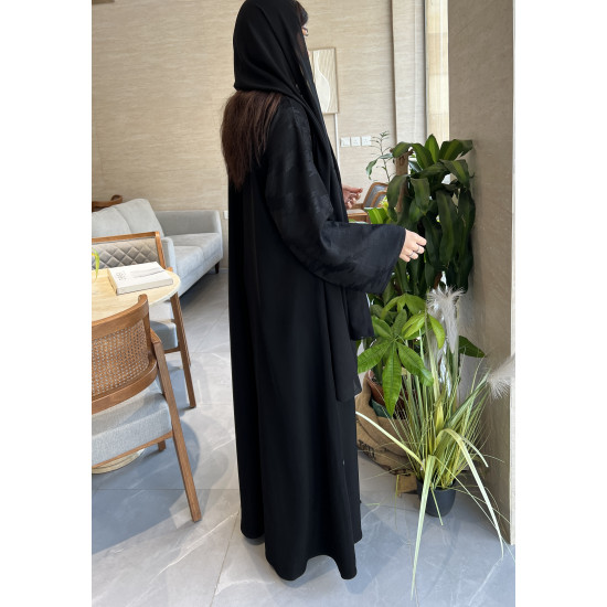 عباية  00570 مميزة وأنيقة بأكمام الجاكار الأسود