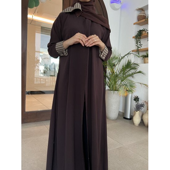 عباية 00607 يومية وعملية باللون البني