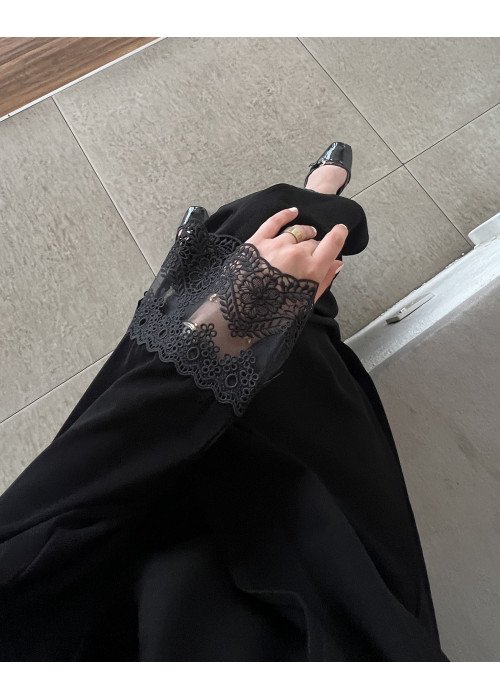 عباية  00620 أنيقة ورسمية بخامة كريب سواد فاحم