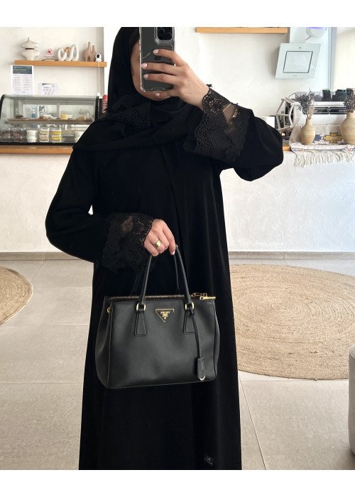 عباية  00620 أنيقة ورسمية بخامة كريب سواد فاحم