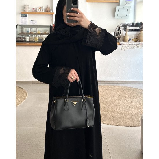 عباية  00620 أنيقة ورسمية بخامة كريب سواد فاحم