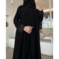 عباية  00613 عملية ورسمية بخامة كريب ملكي سواد فاحم