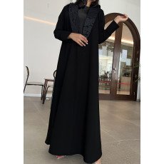 عباية  00616 فاخرة بياقة من الدانتيل الفرنسي بخامة كريب سواد فاحم