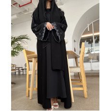 عباية  00617 أنيقة مع شك وتطريز يدوي بالخرز الرمادي على الأكمام والطرحة