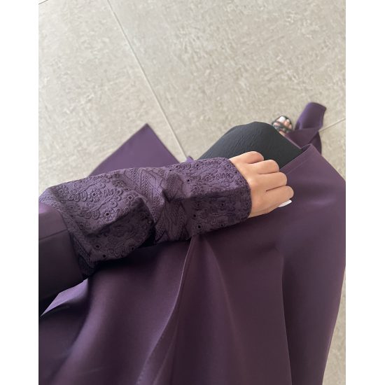 عباية  00618 أنيقة وعملية باللون الموف الغامق