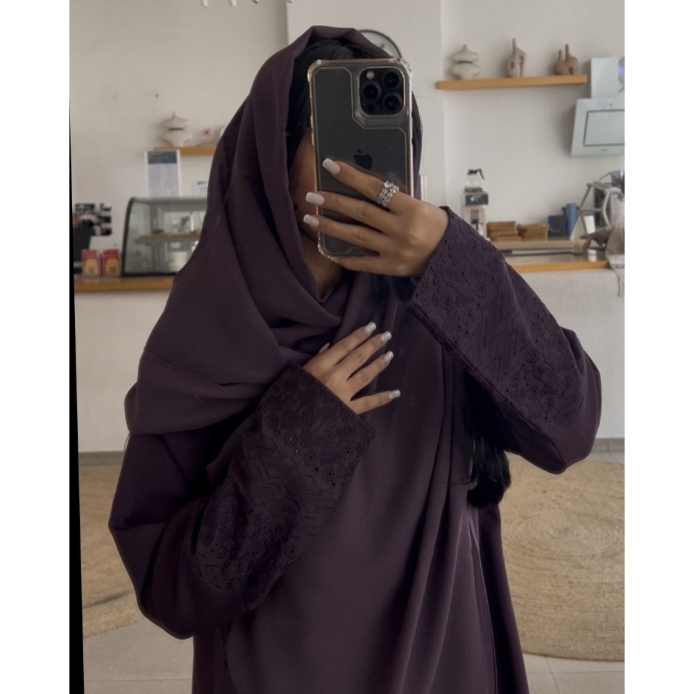 عباية  00618 أنيقة وعملية باللون الموف الغامق