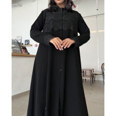 عباية 00622 أنيقة مع تدخيلة الدانتيل الفرنسي بخامة كريب سواد فاحم