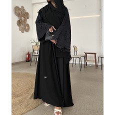 عباية 00626 أنيقة مع تدخيلة الدانتيل الفرنسي بخامة كريب سواد فاحم