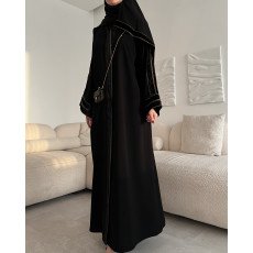 عباية  00627 أنيقة بقصة ربع كلوش، بكم واسع بخامة كريب سواد فاحم