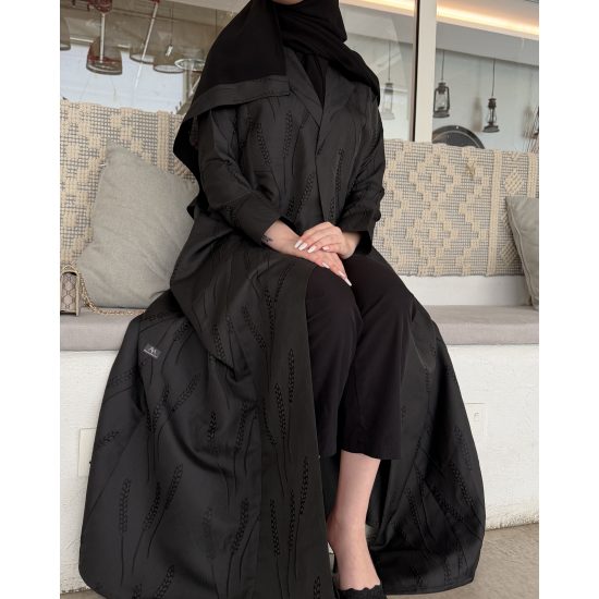 عباية  00655 يومية ورسمية بقصة بليزر وخامة كريب جاكار صيفي 