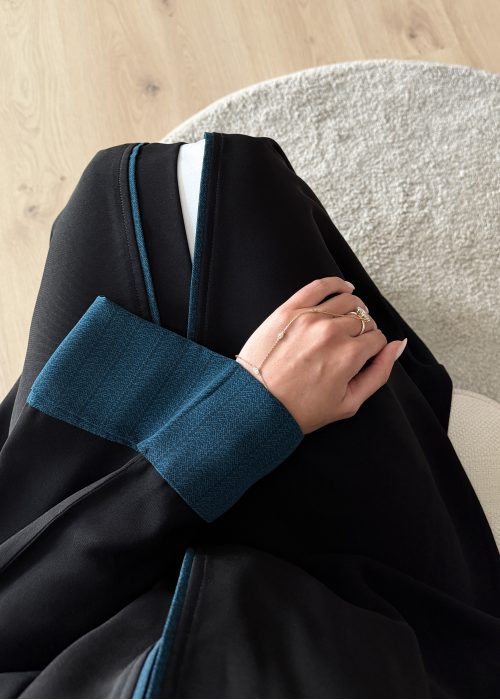 عباية  00658أنيقة وناعمة بقصه A 