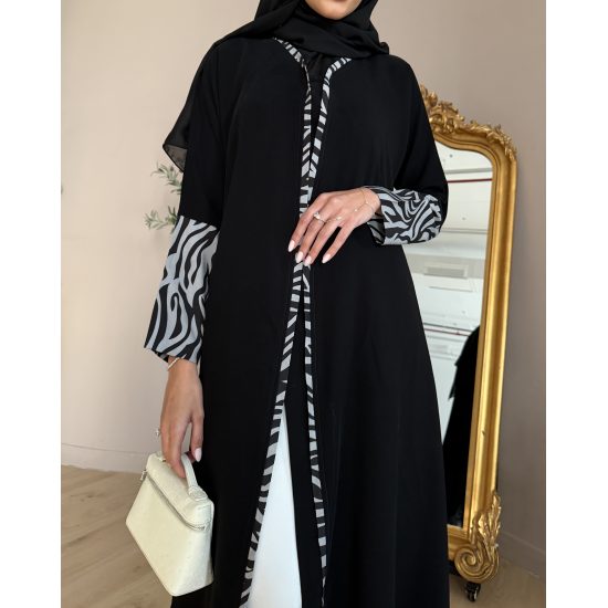 عباية 00665 أنيقة وناعمة بقصه A عباية 00665 أنيقة وناعمة بقصه A
