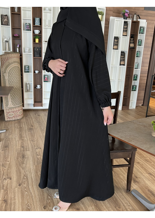 عباية  00541 كريب مقلم أسود وكم مطاط