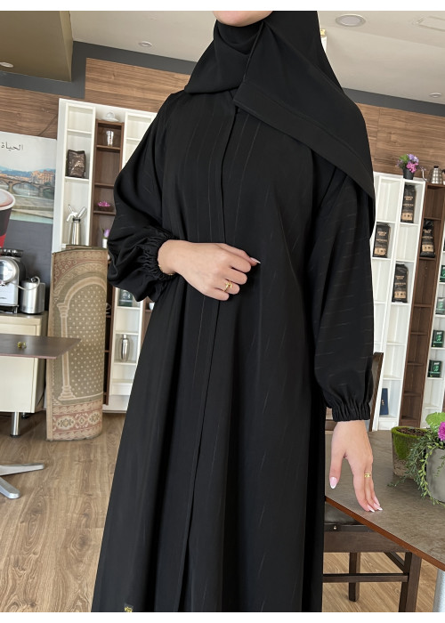 عباية  00541 كريب مقلم أسود وكم مطاط