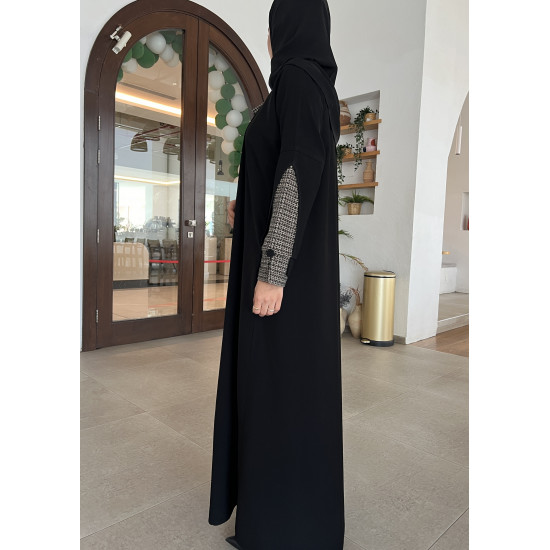 عباية  00553 يومية وعملية بخامة كريب ملكي 
