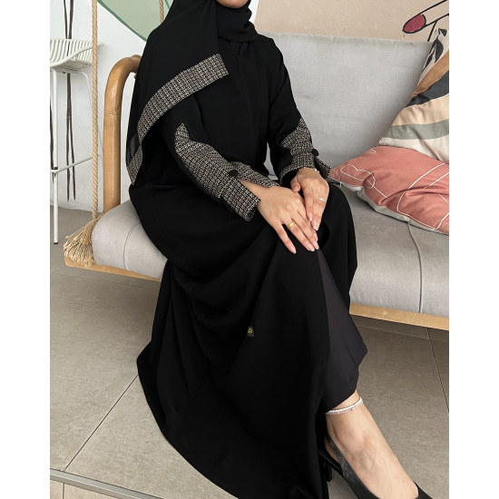 عباية  00553 يومية وعملية بخامة كريب ملكي 