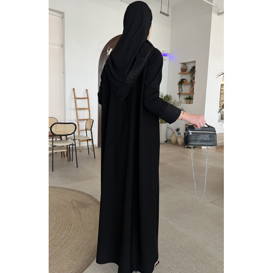 عباية  00560 يومية وراقية بقصة بليزر وخامة الكريب ملكي 