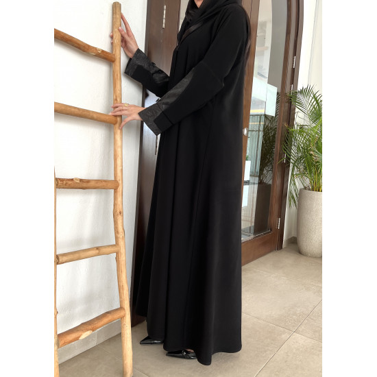 عباية  00576 ستايل بقصة ربع كلوش بخامة كريب ملكي سواد فاحم