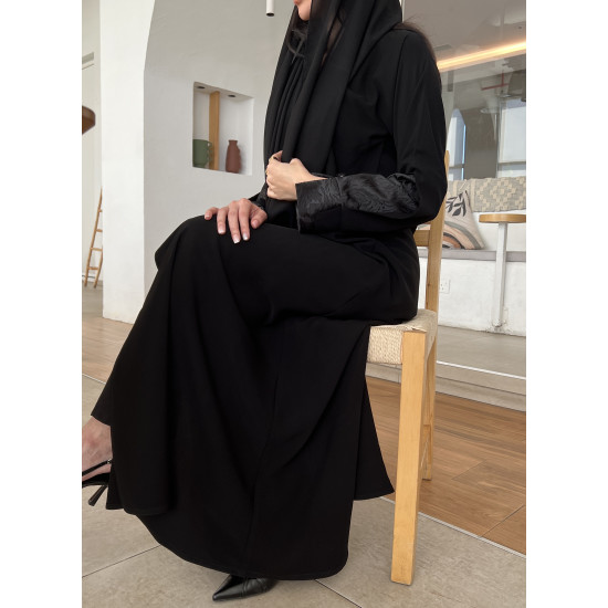 عباية  00576 ستايل بقصة ربع كلوش بخامة كريب ملكي سواد فاحم