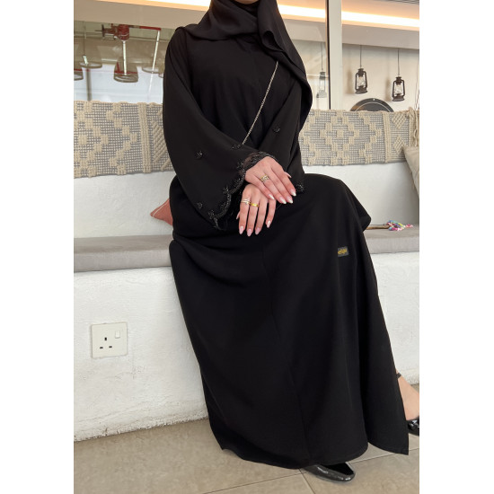 عباية  00587 مميزة مع شك وتطريز يدوي بالخرز الأسود على الأكمام والطرحة