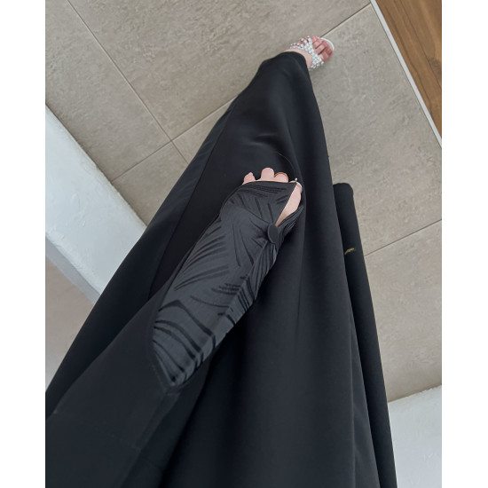 عباية  00589 يومية بخامة كريب ملكي سواد فاحم بقصة إستريت