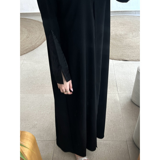 عباية  00589 يومية بخامة كريب ملكي سواد فاحم بقصة إستريت