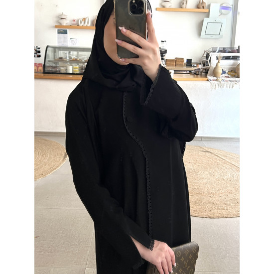 عباية  00615 ناعمة وعملية بخامة كريب سواد فاحم