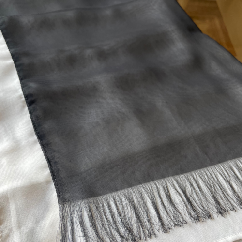 طرحة اوف وايت مع أسود طرحة اوف وايت مع أسود