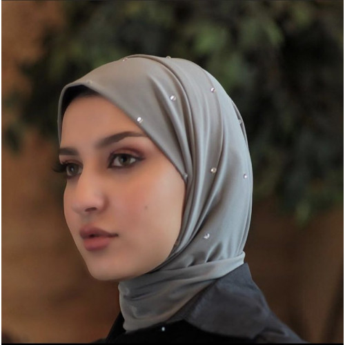 حجاب رمادي مع كريستال