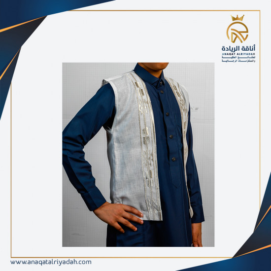 سديري  ولادي بشت مطرز موديل سدو مفتوح (الطلب فقط من الواتس اب  0580011170 )