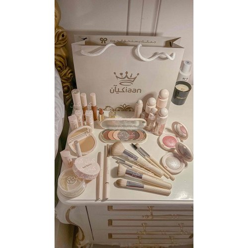بوكس مكياج الوردي 4 طبقات - من ريل بيوتي 