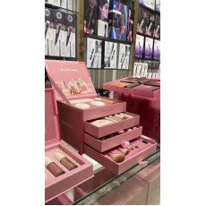 بوكس مكياج الوردي 4 طبقات - من ريل بيوتي 